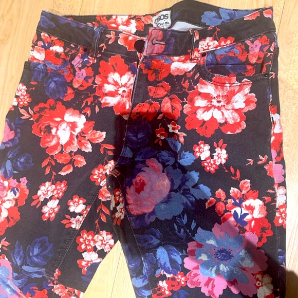 🌺Floral pattern skinny jeans🌺 - Picture 3 of 5